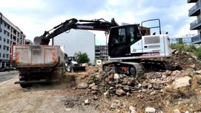 Bornova Belediye Başkanı Ömer Eşki’nin Erzene Mahallesi’nde sabah saatlerinde yaptığı