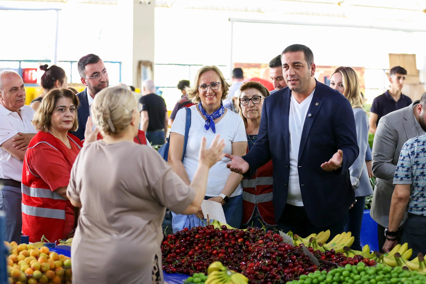 İzmir Narlıdere Belediye Başkanı Erman Uzun, Kurban Bayramı öncesinde Çamtepe