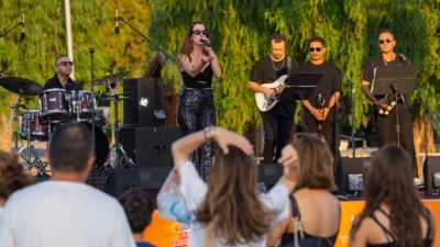 İzmir Büyükşehir Belediyesi tarafından Kültürpark’ta düzenlenen  “Yaza Merhaba Festivali” başladı.
