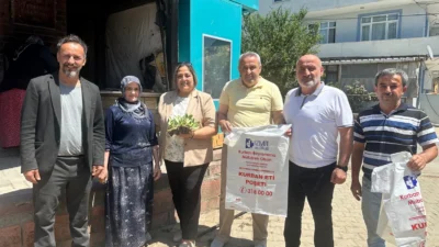 Çevre kirliliğinin önlenmesi ve hijyenin sağlanması amacıyla kurban poşeti dağıtan