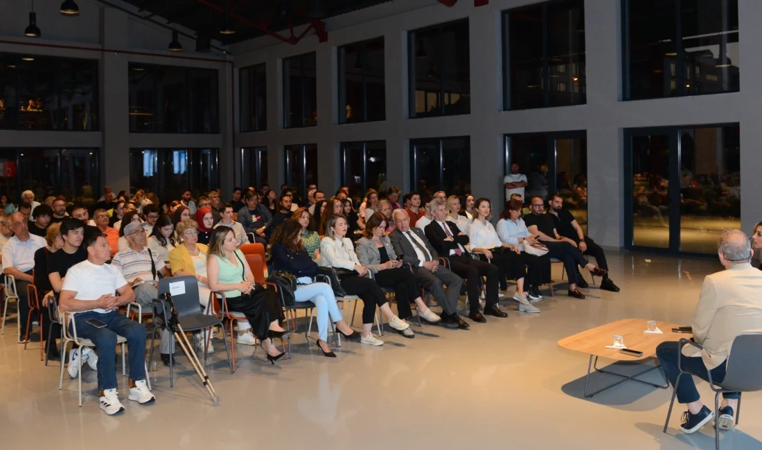 Bursa Nilüfer Belediyesi tarafından düzenlenen söyleşide girişimci ve tekno-fütürist Alphan