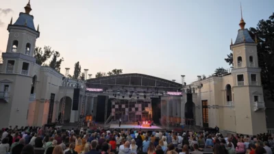 Moskova’da düzenlenen INSPIRATION Uluslararası Sanat Festivali’nin açılış oyunu olarak sahnelenen