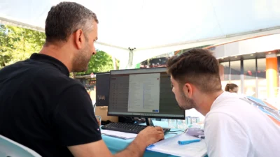 Sakarya Büyükşehir Belediyesi tarafından Yükseköğretim Kurumları Sınavı’na (YKS) giren öğrenciler