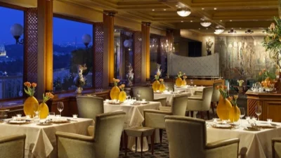 Elektraweb’in geliştirdiği Akıllı Dijital Menü çözümü, restoran operasyonlarını sadeleştirirken müşteri