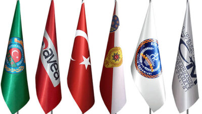 Türk bayrağı, köklü bir tarihe ve derin anlamlara sahip olan