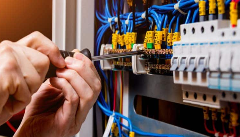 Elektrik sistemlerinin modern yaşamın kalbindeki yeri artık tartışılmaz. Hem konutlarda