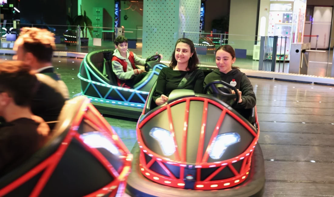 Osmangazi Belediyesi’nin “Dijiders’ Dijital Dershane hizmetinden faydalanan ve girdikleri deneme